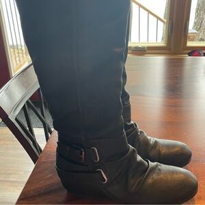 Black Knee-High Women's Boots